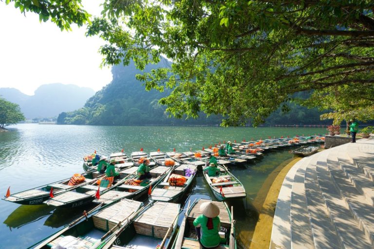 Bai Dinh Pagoda & Trang an Full-Day Tour from Hanoi – photo 3 - Rose Travel