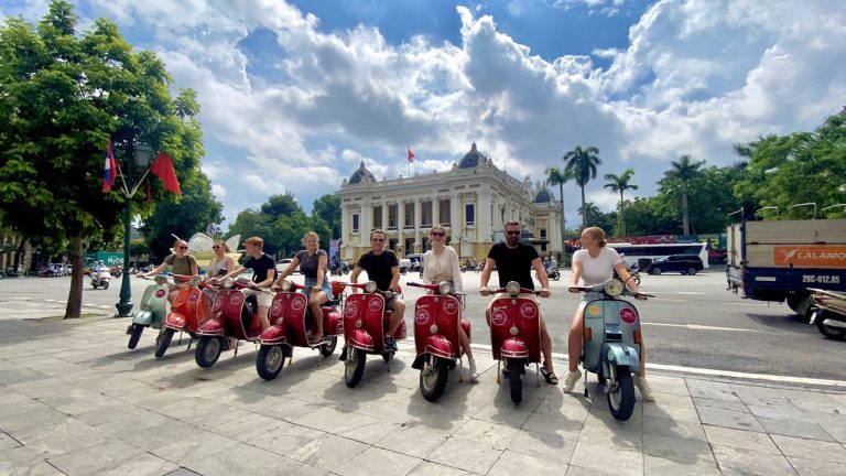 Hanoi Foodie Experience by Vintage Vespa – photo 1 - Rose Travel