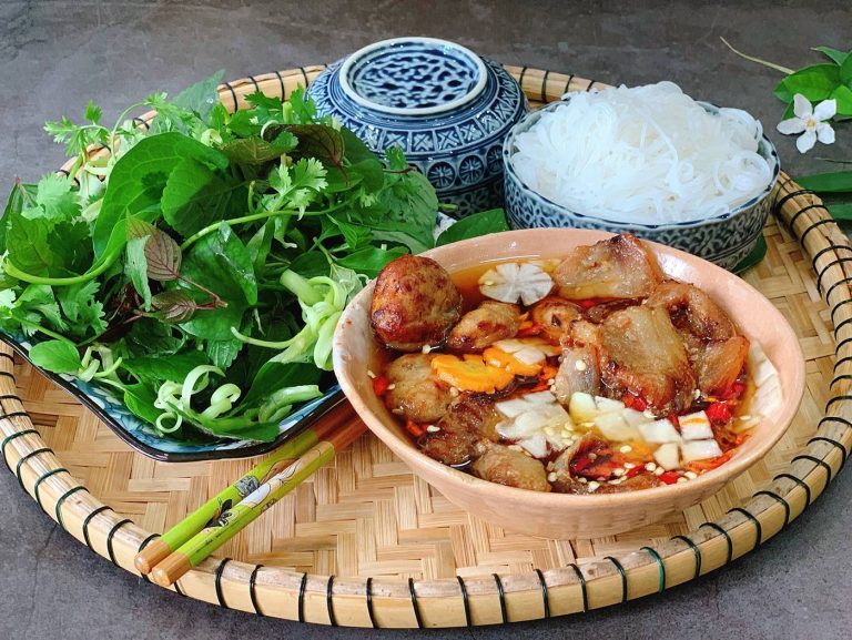 Hanoi Foodie Experience by Vintage Vespa – photo 4 - Rose Travel