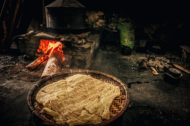 Hoi an Twilight Foodie Adventure & Hands-On Culinary Experience – photo 3 - Rose Travel